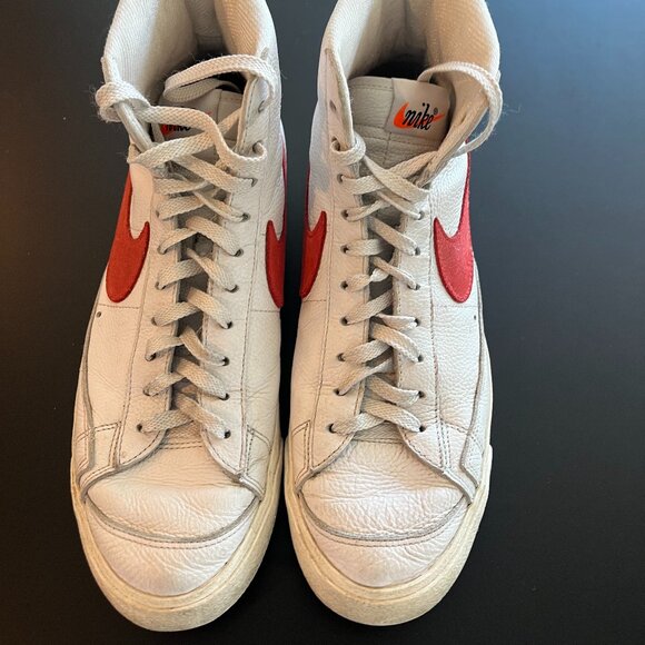 Mens Size 11 Nike White Leather Blazer High Tops- Not Worn for Sport! - Picture 3 of 4